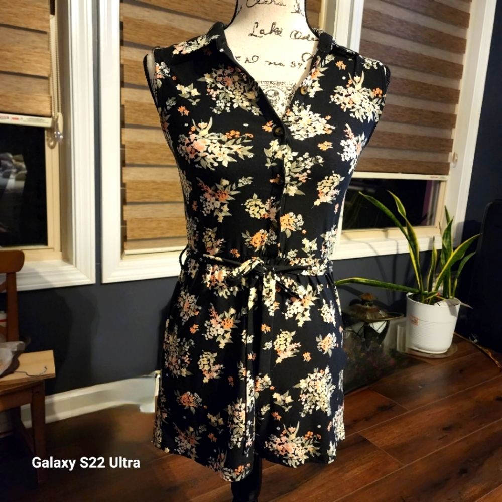 Juniors' Sleeveless Romper